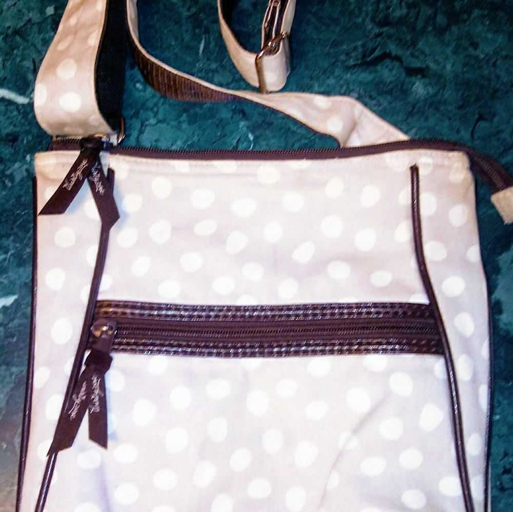 Thrity-one crossover purse